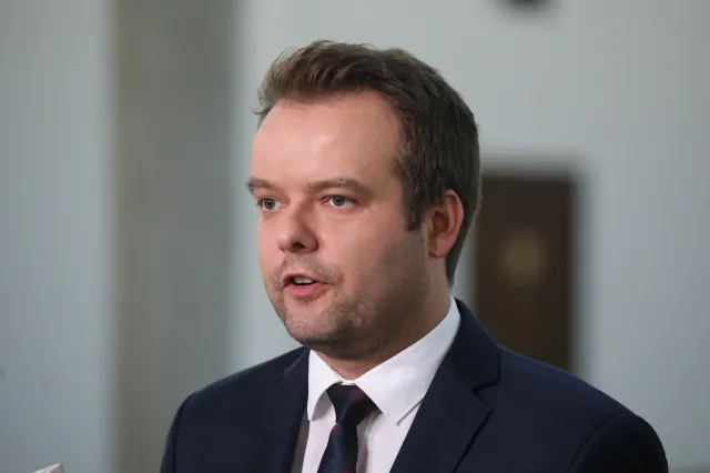 "Bon szkolny - poznaj Polskę". Rzecznik PiS: Przeznaczymy nawet miliard zł na program