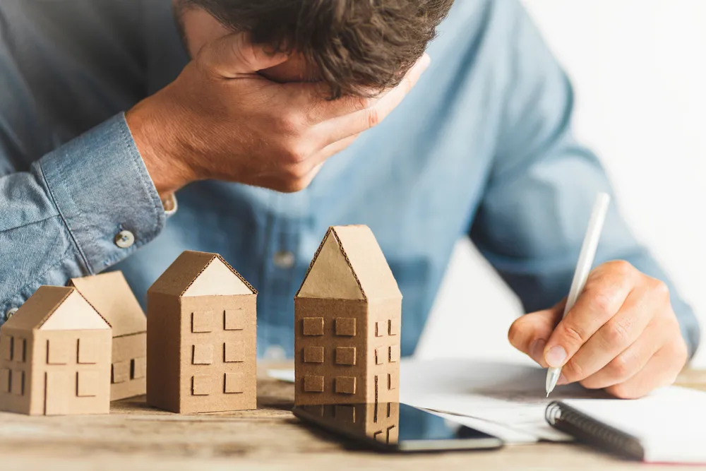 Akt podpisany, a pieniędzy nie ma. Bezpieczny kredyt 2 proc. nie zawsze na czas