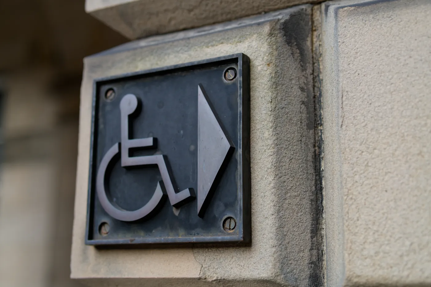 Jaka kwota świadczenia wspierającego w 2026 r. Ile pieniędzy można dostać [TABELA]