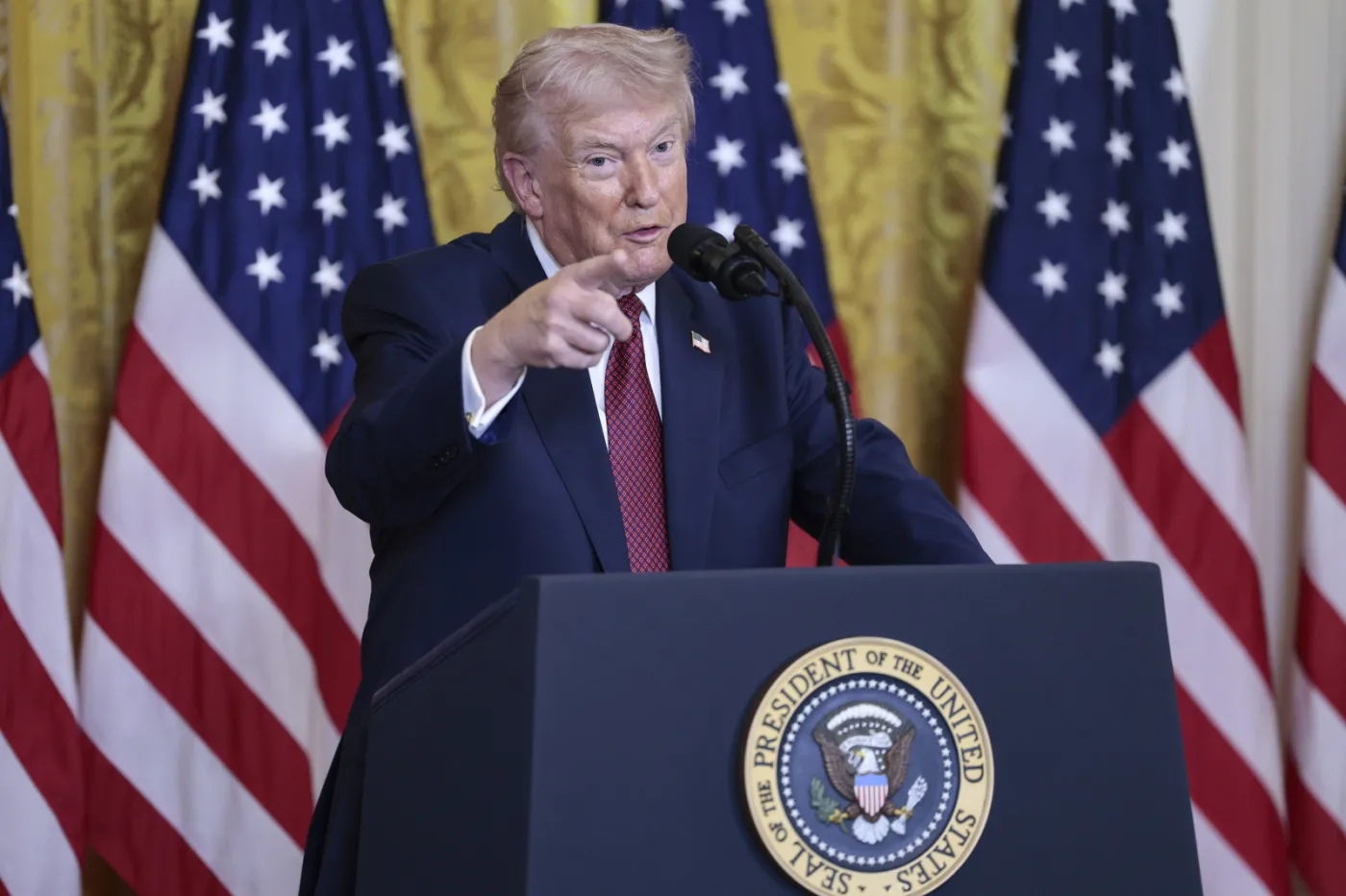 Legendarna sondażownia zastraszona przez Trumpa? Zamilkła po niemal wieku