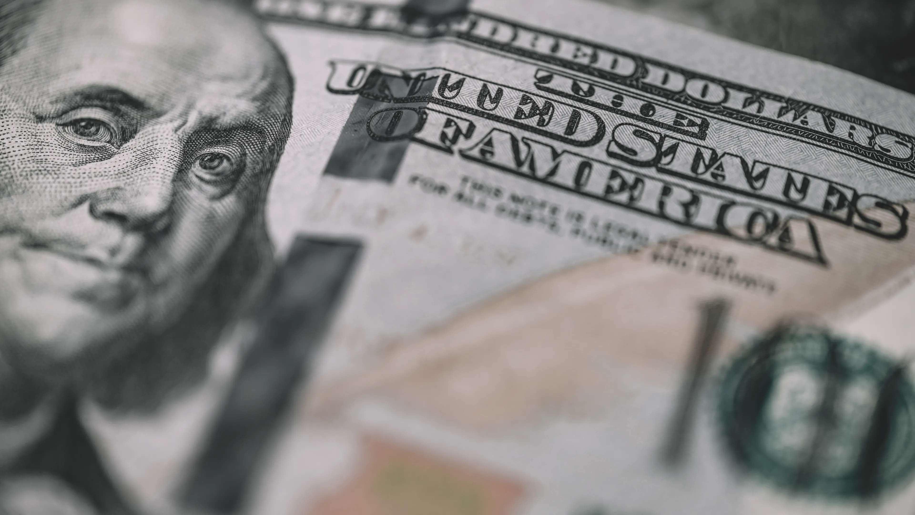 Miał się osłabić, ale stało się coś innego. Dolar zaskakuje [PROGNOZA]
