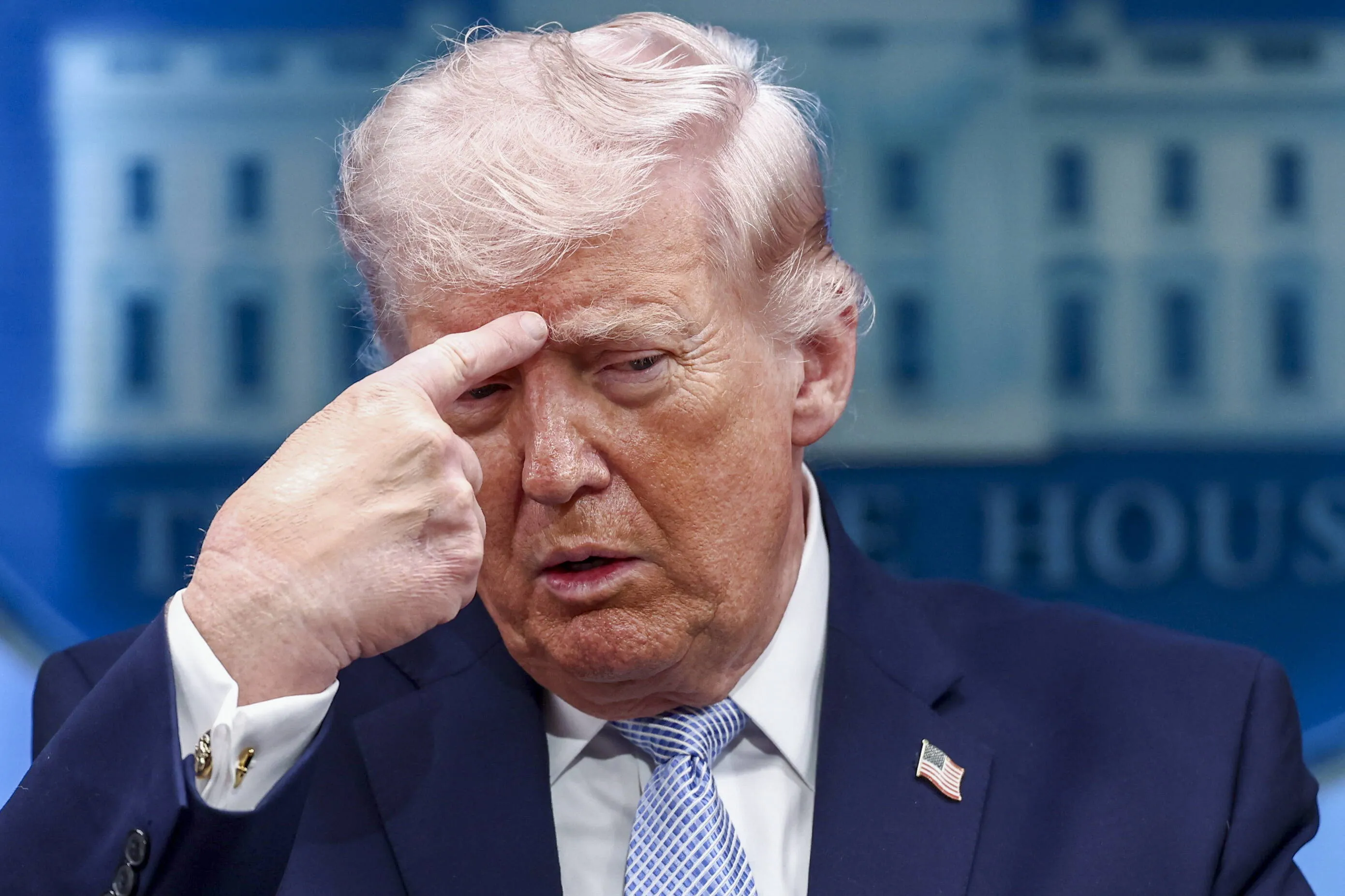 Jesus Trump Superstar. Kto jeszcze ufa królowi dealów i papieżowi konserwatystów. Czy zaufanie jest wciąż ważne w polityce i biznesie?