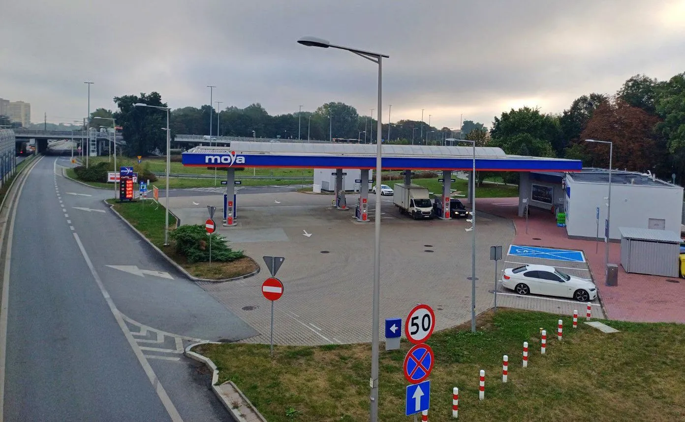Sieć Moya sprzedana. Ma aż 540 stacji w Polsce. Była trzecim