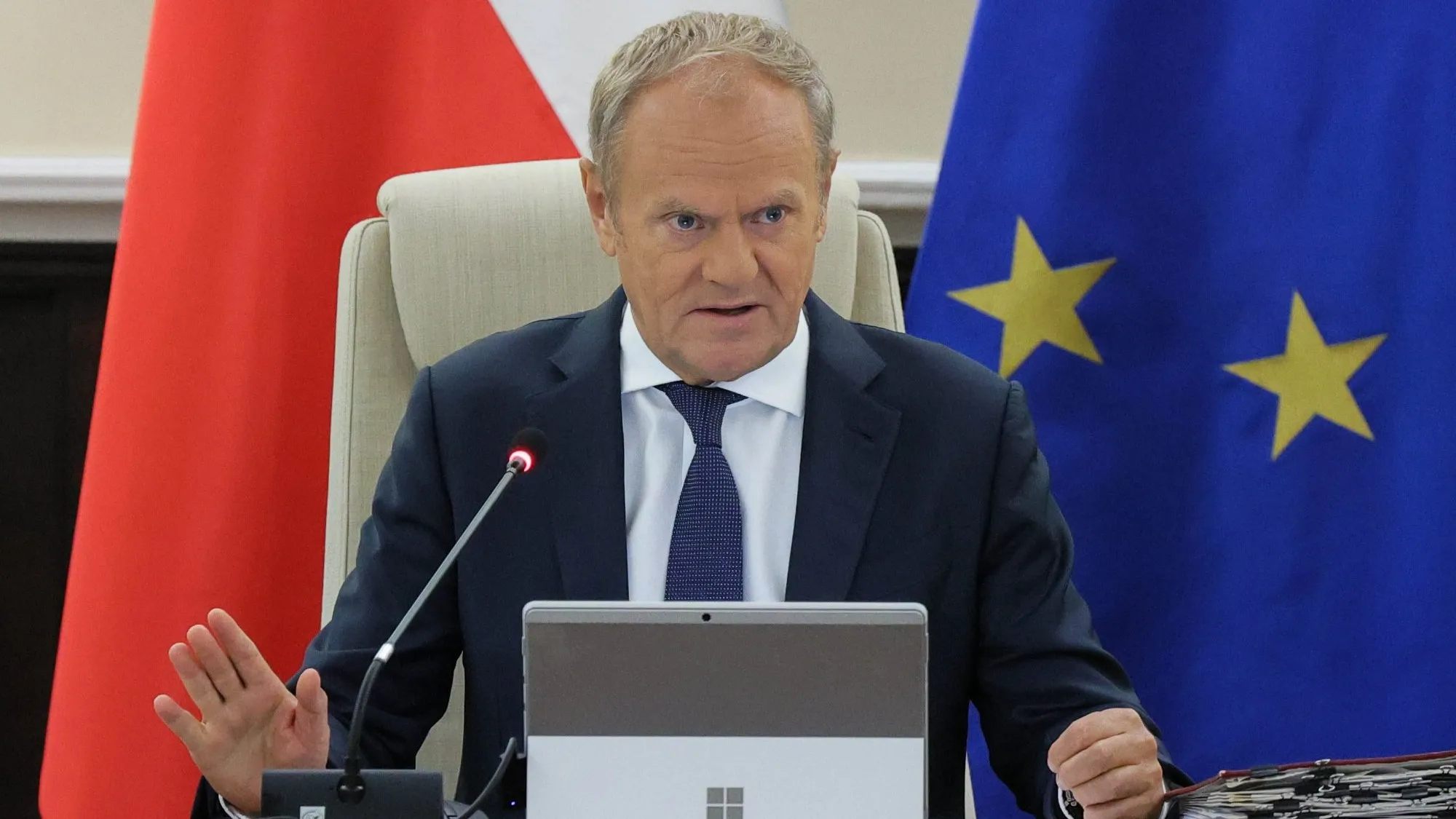 Premier zapowiada zmiany w ochronie zdrowia. Lekarze zarobią do 76 800 zł, to szesnastokrotność płacy minimalnej