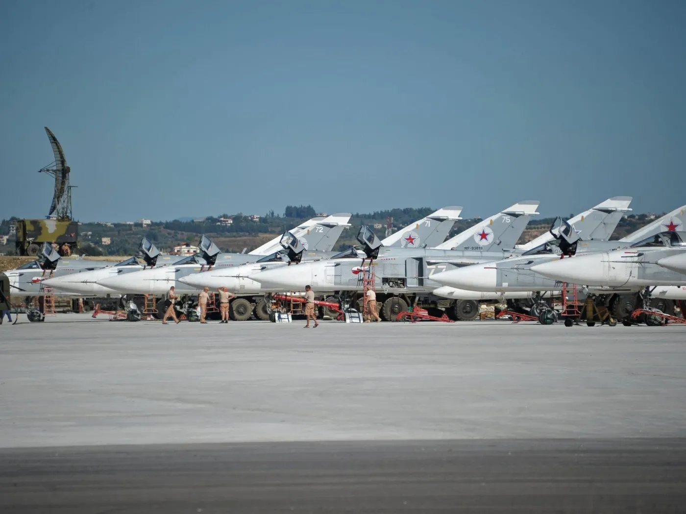 Były przyjaciel wbija nóż w plecy? Wielka baza w ogniu