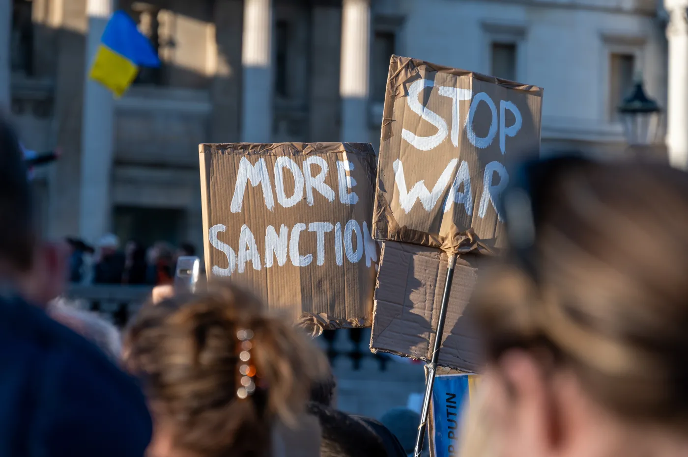 Washington Post bije na alarm: sankcje na Rosję nie działają! Ich propozycja… dać ich więcej