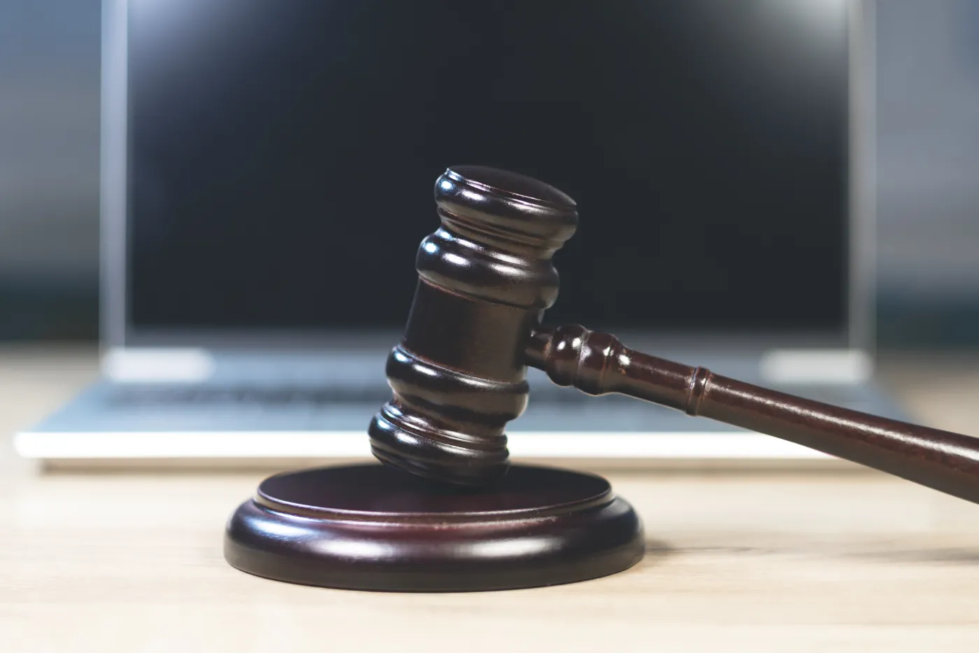 ZUS szuka pretekstów, by nie wykonać wyroków w sprawach wcześniejszych emerytów. Zobacz, w jakich sytuacjach ZUS może zignorować wyrok sądu