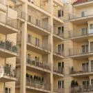 Wydatki na mieszkanie: Tańsze mieszkanie może być faktycznie droższe o 323 zł co miesiąc