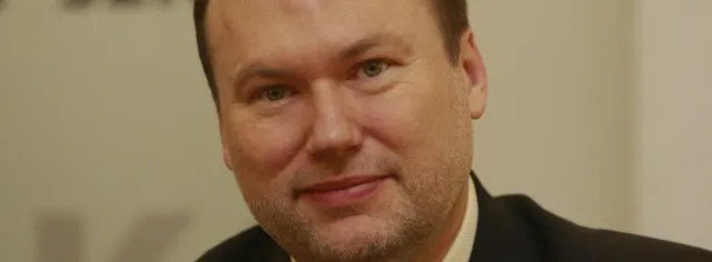 Prezes SKOK Grzegorz Bierecki: Siedzi na pieniądzach i cała prawica się do niego pcha