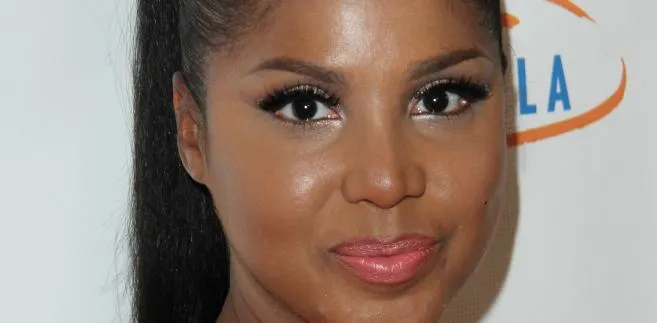 Toni Braxton wyjawia powody swego bankructwa. To przez zastawę kuchenną i prześcieradła?