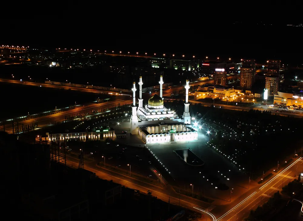 1223604-nur-astana-mosque.jpg