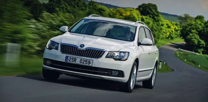 1720550-oraz-skoda-superb.jpg