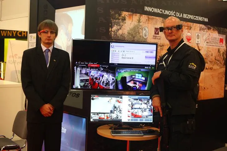 Ochroniarz XXI wieku - firma Atos

