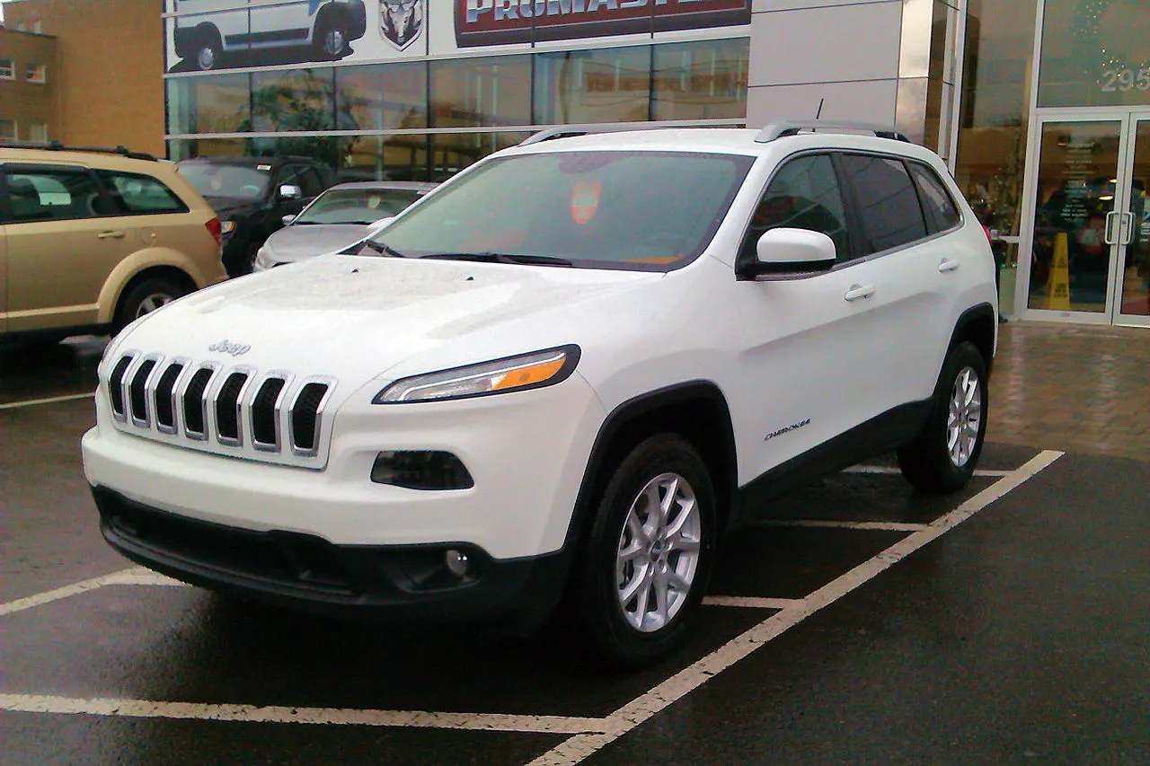 Jeep Cherookee/ Shadiac_CC BY-SA 3.0