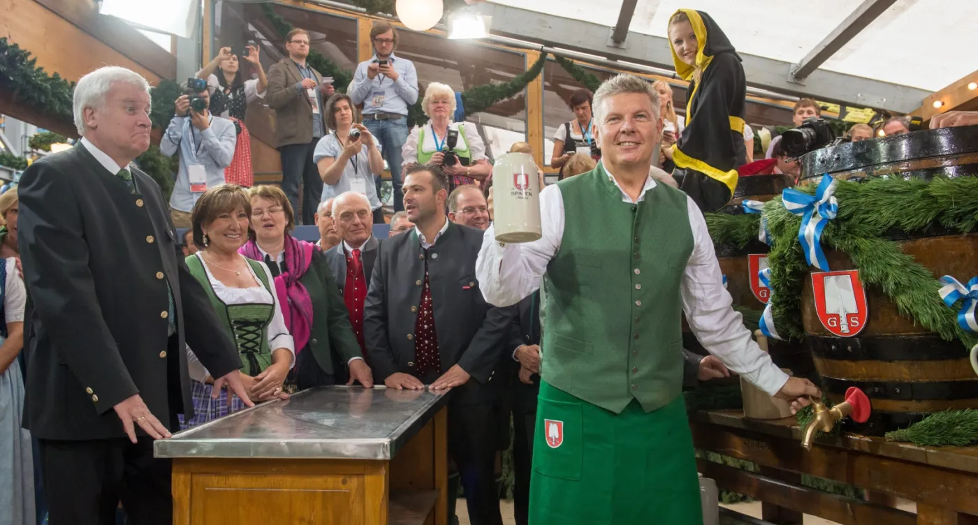Rozpoczęło się największe na świecie święto piwa - Oktoberfest [GALERIA]
