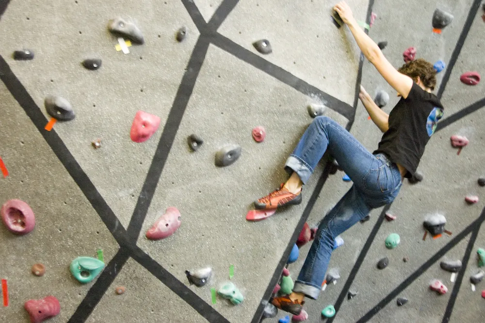 1173327-boulder-climbing.jpg