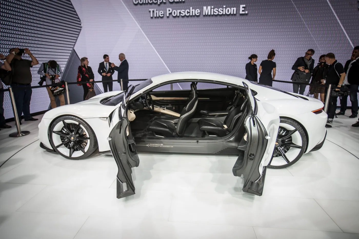 2308927-porsche-mission-e.jpg