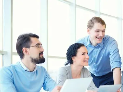 Rynek pracy w rozwiniętych krajach powoli się odbudowuje