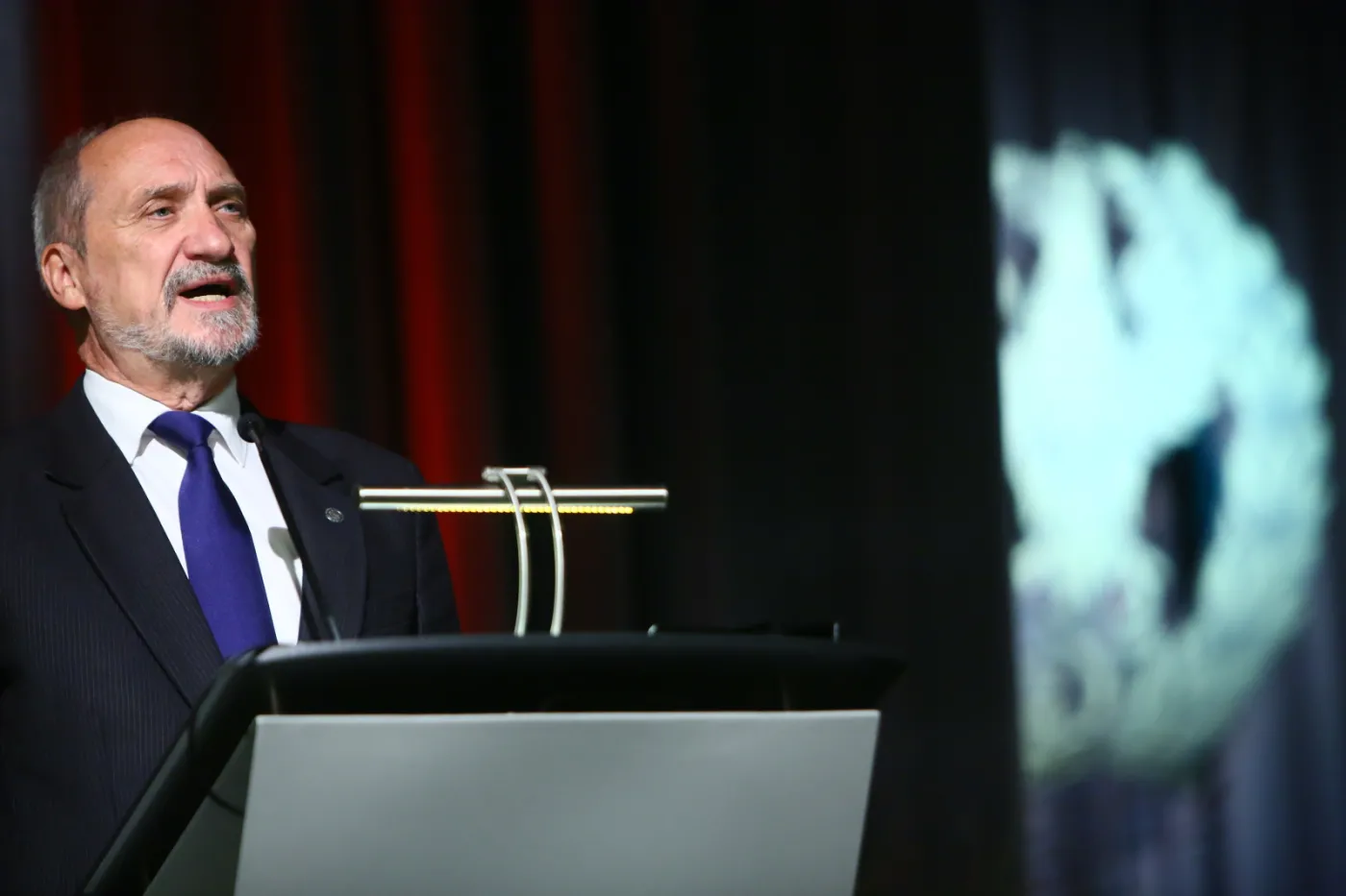 Macierewicz: wkrótce 3 tys. ochotników i ponad 400 żołnierzy zawodowych w OT