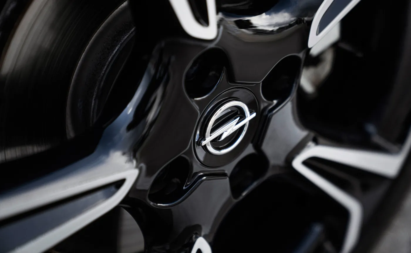 Co się dzieje w gliwickiej fabryce Opla? Związkowcy organizują "masówki"