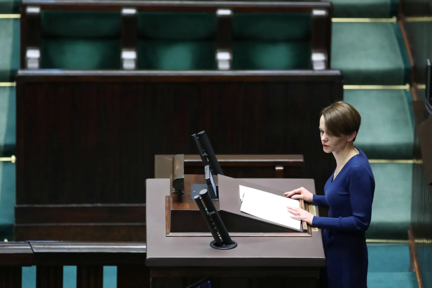 Emilewicz: Dajemy samorządom możliwość odroczenia poboru podatków od nieruchomości