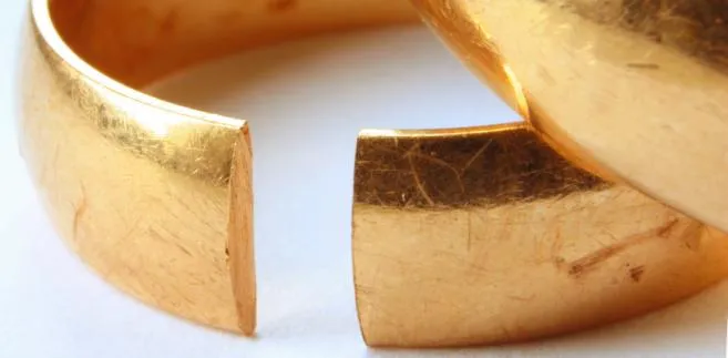 Różnica wieku w małżeństwie: W niepewnych czasach portfel nabiera wagi