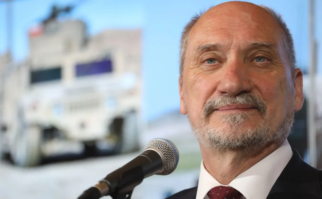 Macierewicz: pełna analogia działań przeciwko Trumpowi i polskim władzom