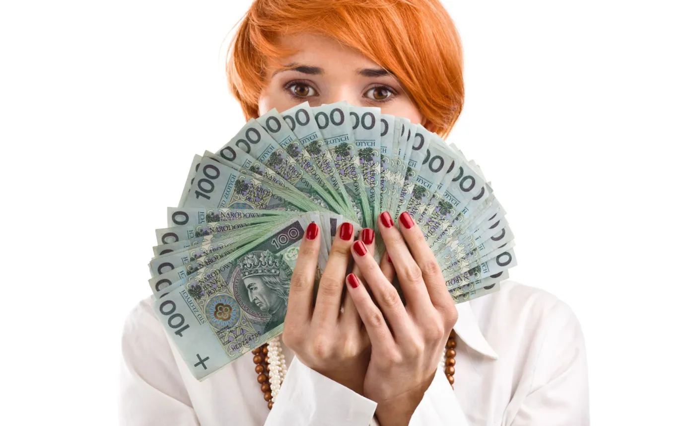 O ile mniej od mężczyzn zarabiają kobiety w Polsce? Resort pracy: Średnio o 700 zł