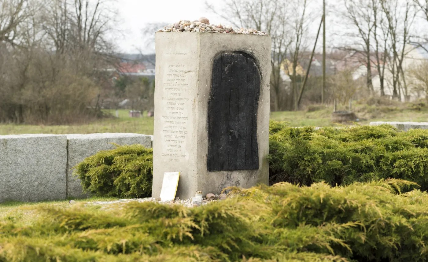 Czaputowicz: W Jedwabnem Polacy zabili Żydów i tego nikt się nie wypiera, ale nie można za to piętnować całego narodu