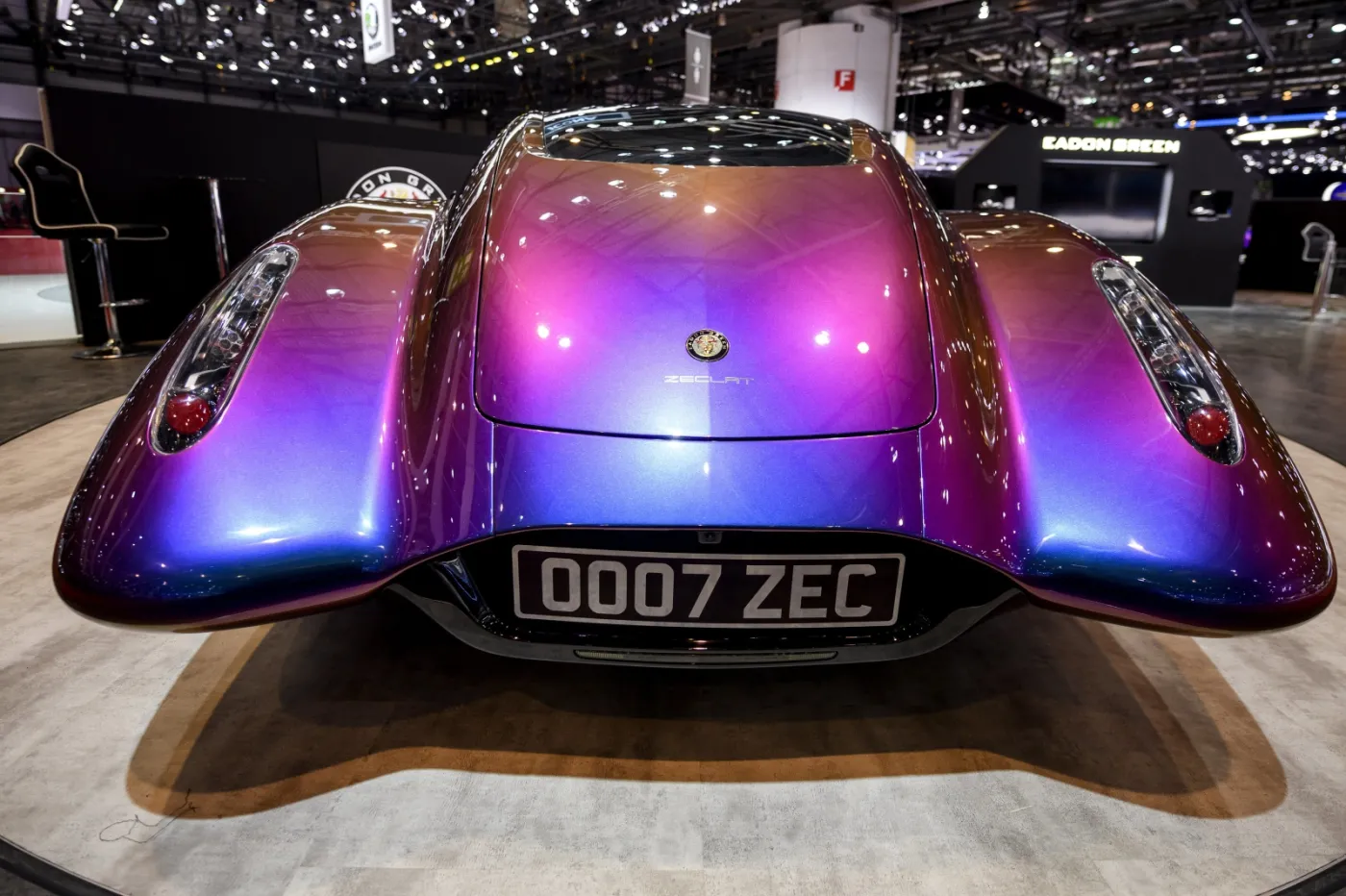 Najdziwniejsze auta zaprezentowane podczas salonu samochodowego w Genewie [ZDJĘCIA]