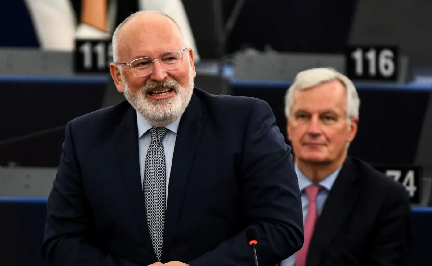 Korekty są niewystarczające. Timmermans oczekuje od polskiego rządu kolejnych zmian