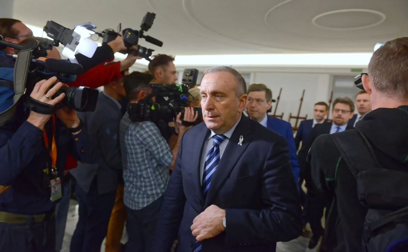 Wróbel: W objęciach Grzegorza Schetyny, znanego Pana Anakondy [FELIETON]