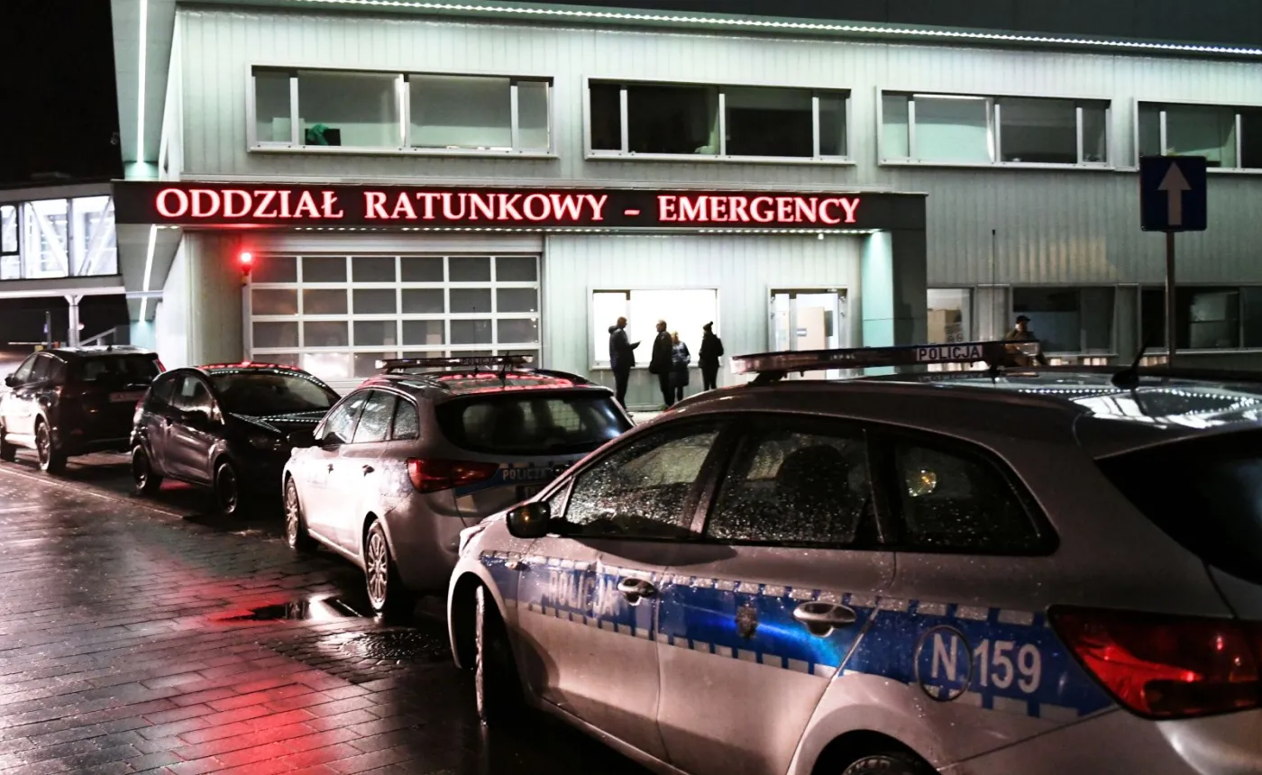 Świadek ataku na Adamowicza: Człowiek, który trzymał nóż, cały czas chodził po scenie