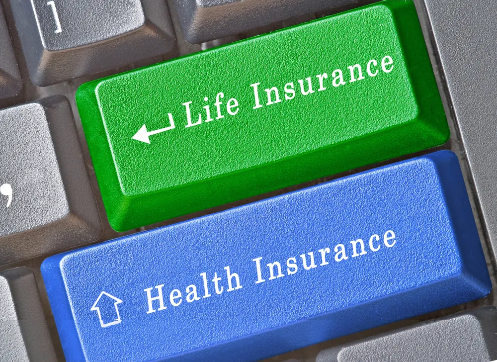 Polisy przez internet, ale u agentów