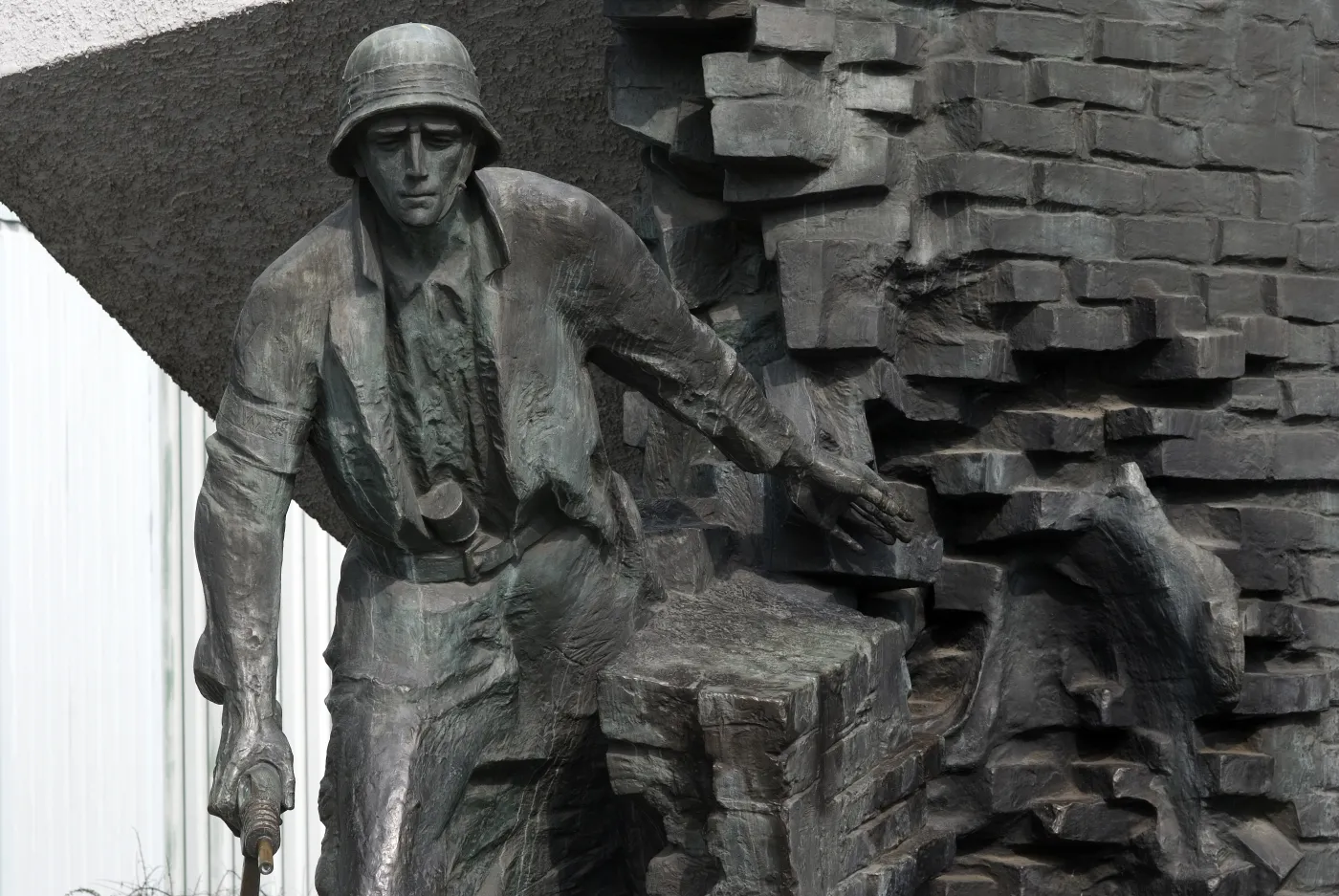 Narysować patriotyzm. Plakaty zamiast wieców i haseł