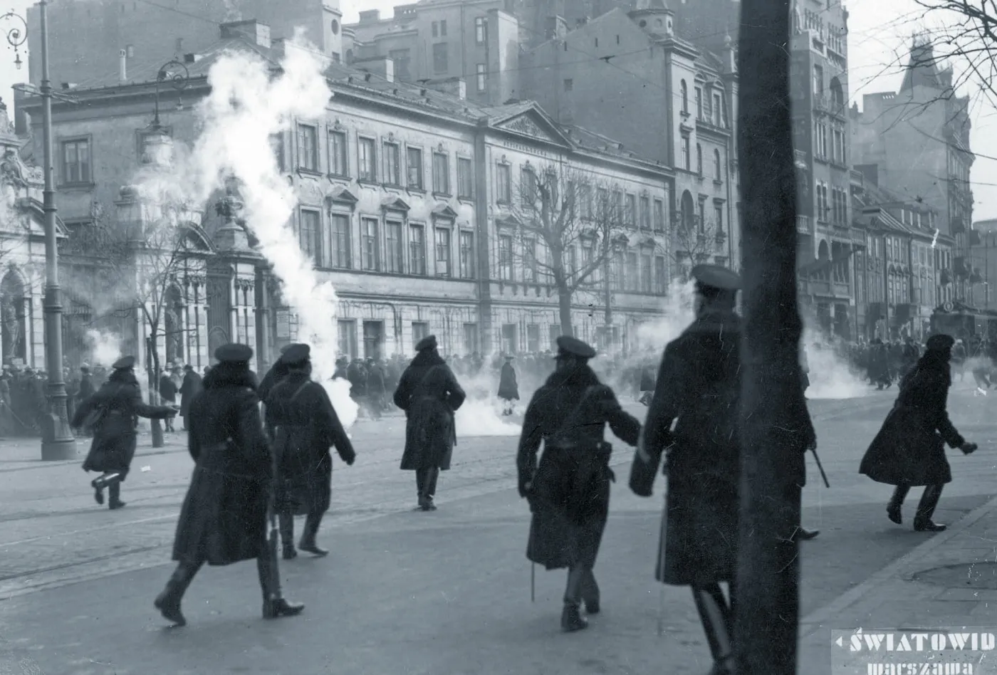 Rzeczpospolita pałująca. Dobro państwa czy ludności nie zawsze jest dla władzy najważniejsze