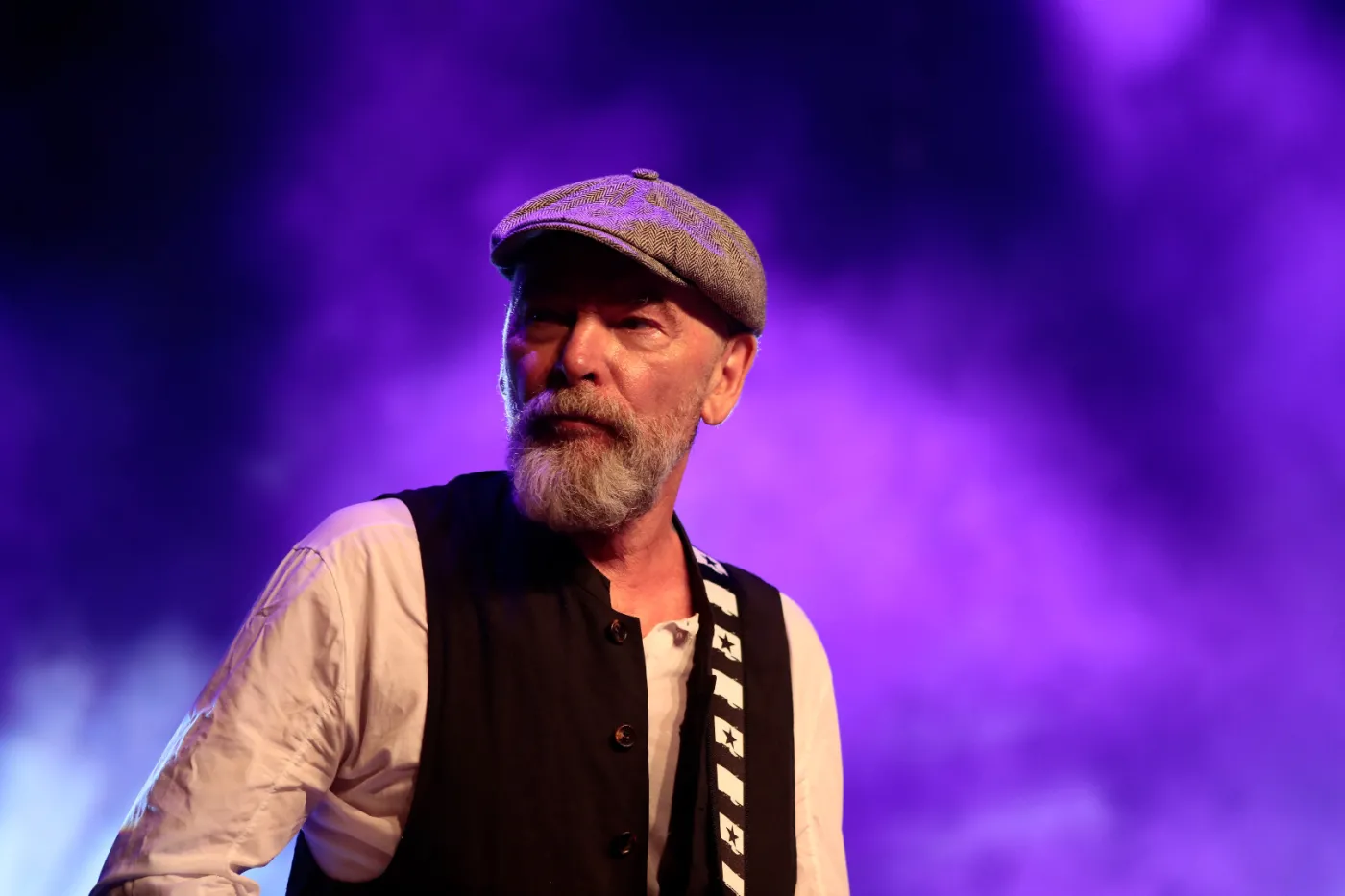 Waglewski: Nie wszystko da się zwalić na komunę [WYWIAD]