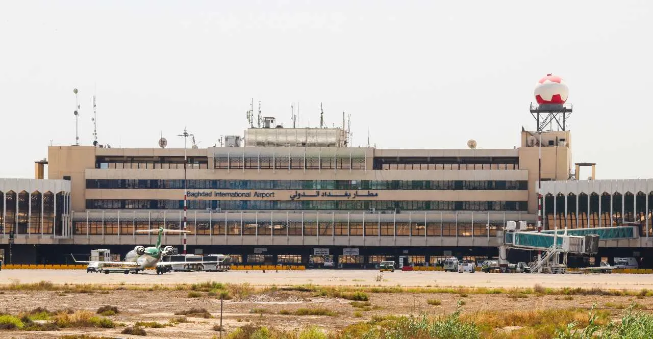 Atak rakietowy na międzynarodowe lotnisko w Bagdadzie. Pociski trafiły w pasy startowe