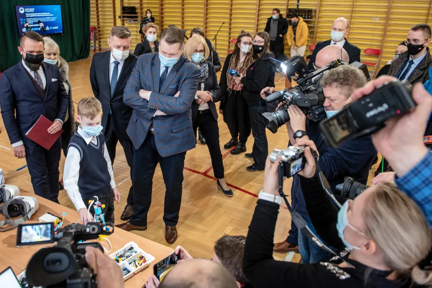 Czarnek: Publiczne pieniądze na Laboratoria Przyszłości popłyną do niepublicznych szkół podstawowych