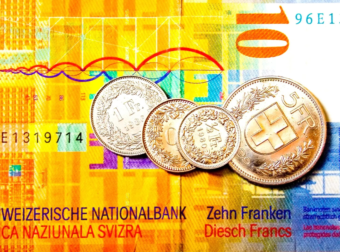 Prawie 40 proc. frankowiczów chce pozwać swój bank [BADANIE]