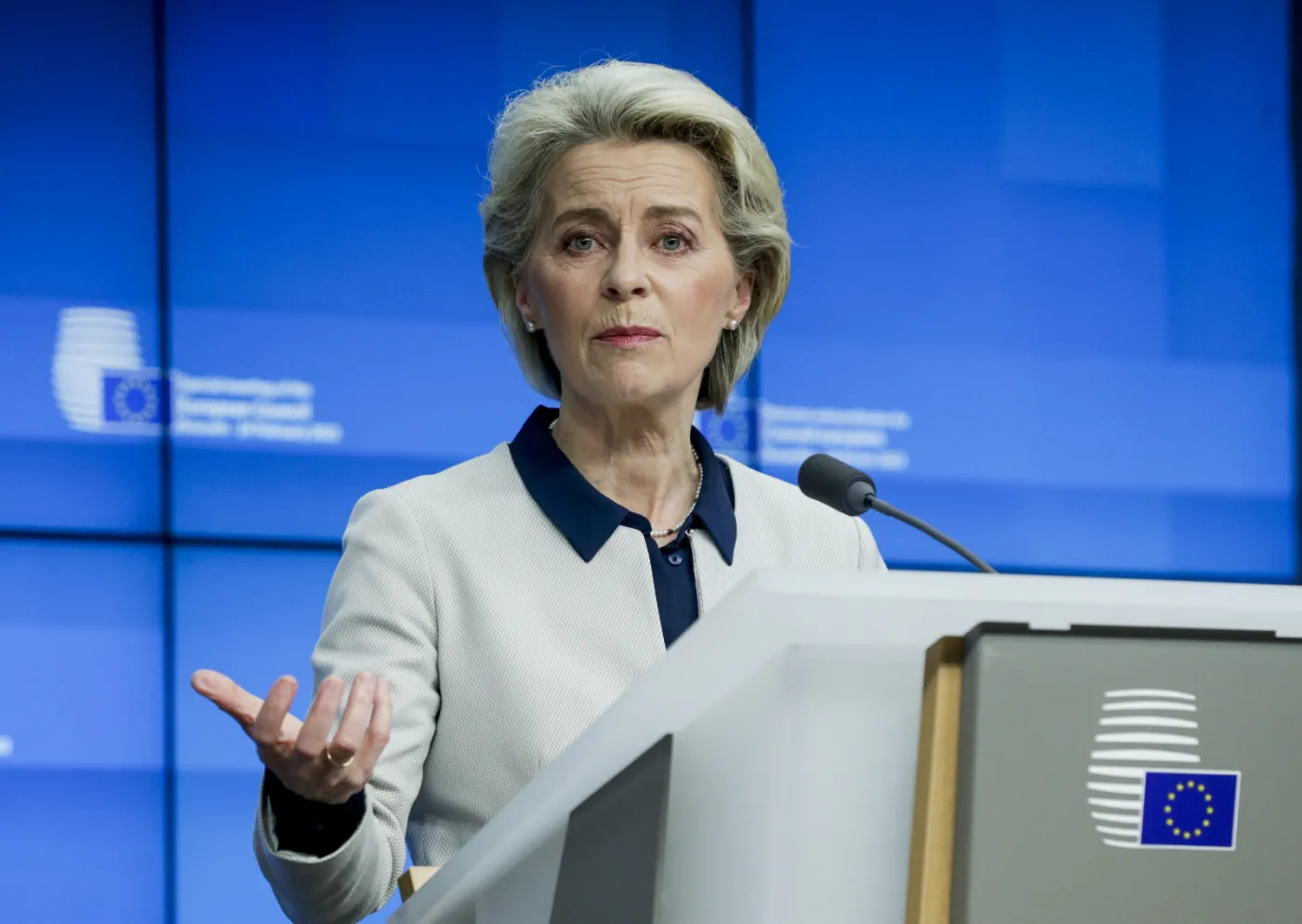 Przełom w UE. Von der Leyen: Po raz pierwszy w historii sfinansujemy zakup i dostawę broni do zaatakowanego kraju