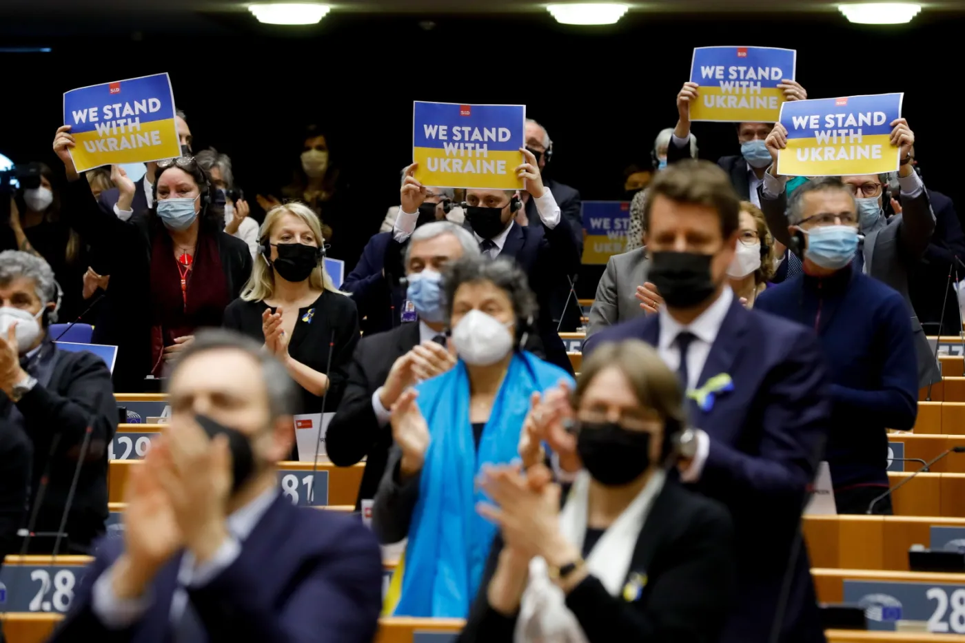 PE chce by Ukraina jak najszybciej otrzymała status kandydata do UE