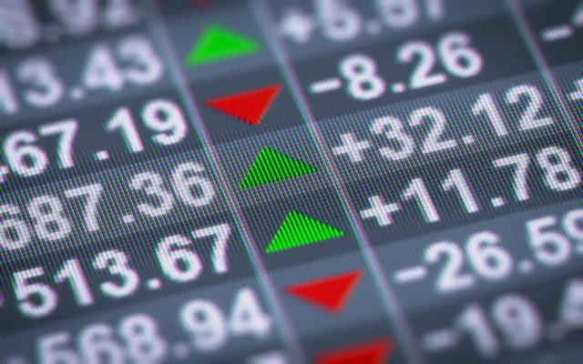 DZIEŃ NA FX/FI: Złoty pod wpływem dolara; równowaga na rynku długu