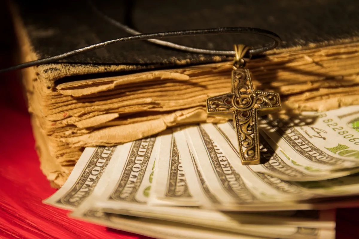 Czy religia i zamożność mogą iść z sobą w parze?