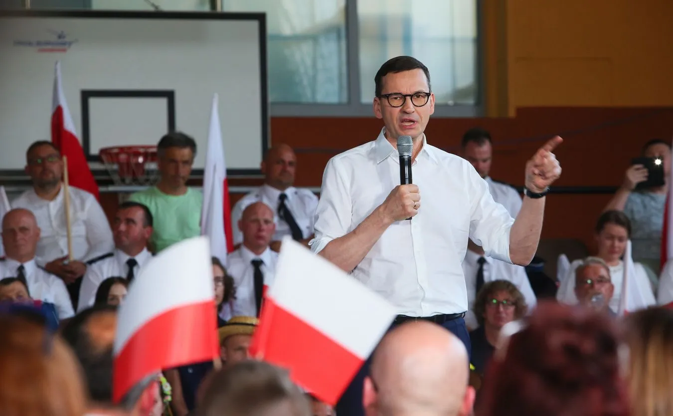 Morawiecki o "ustawie odległościowej": Liberalizacja tylko za zgodą społeczności lokalnymi