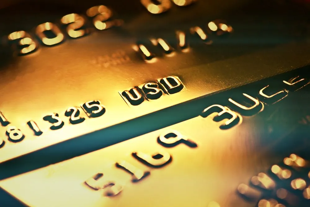 Polska karta płatnicza i lokalny system kartowy. Trwa walka o gotówkę