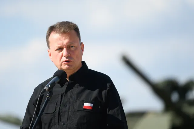 Szef MON: Terytorialsi i wojska operacyjne będą pomagać w usuwaniu zanieczyszczeń na Odrze