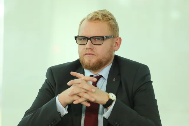 Kaczyński apelował o wyższe oprocentowanie lokat. Wiceprezes PKO BP odpowiada