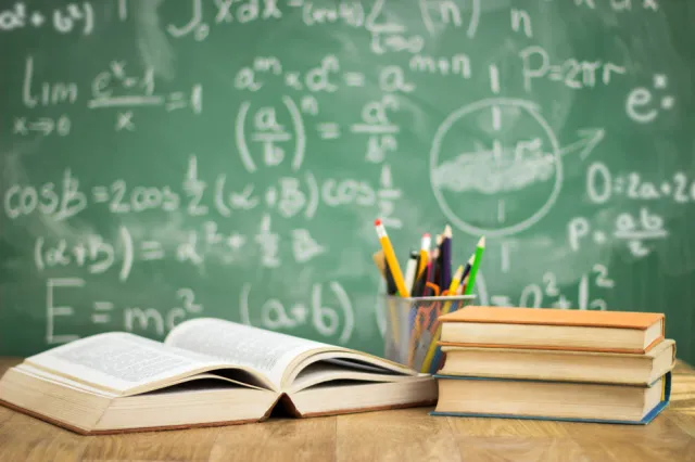 Szkoła nie uczy. Żyjemy edukacyjną fikcją [WYWIAD]