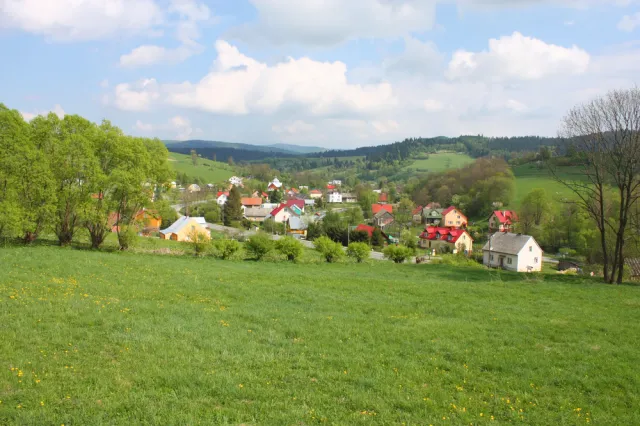 Morawiecki: Ruszamy z programem wsparcia terenów poPGR-owskich